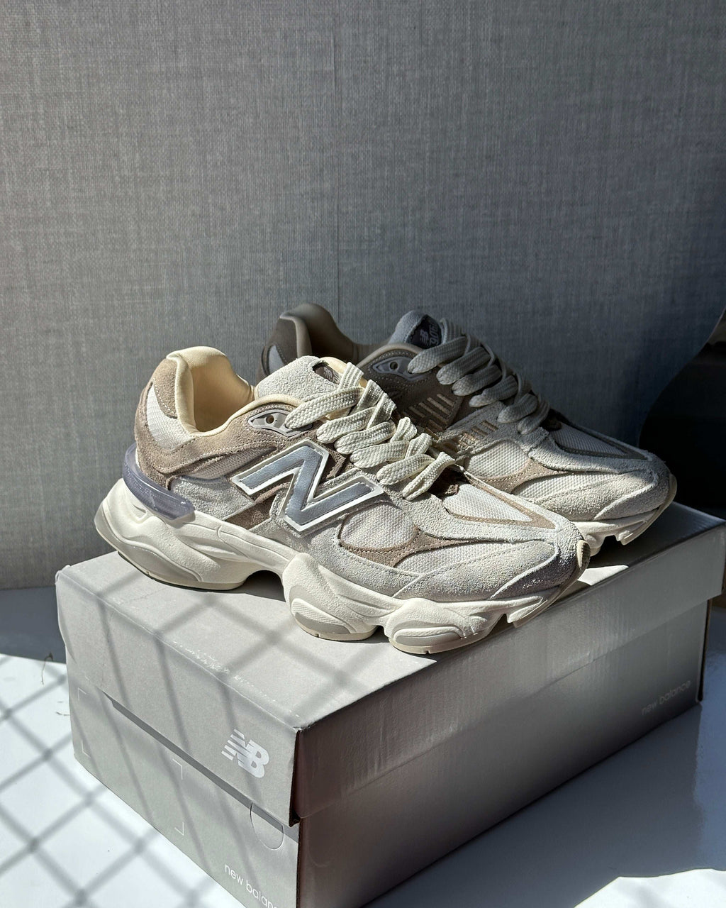 Tênis New Balance 9060 Nude Feminino em Camurça