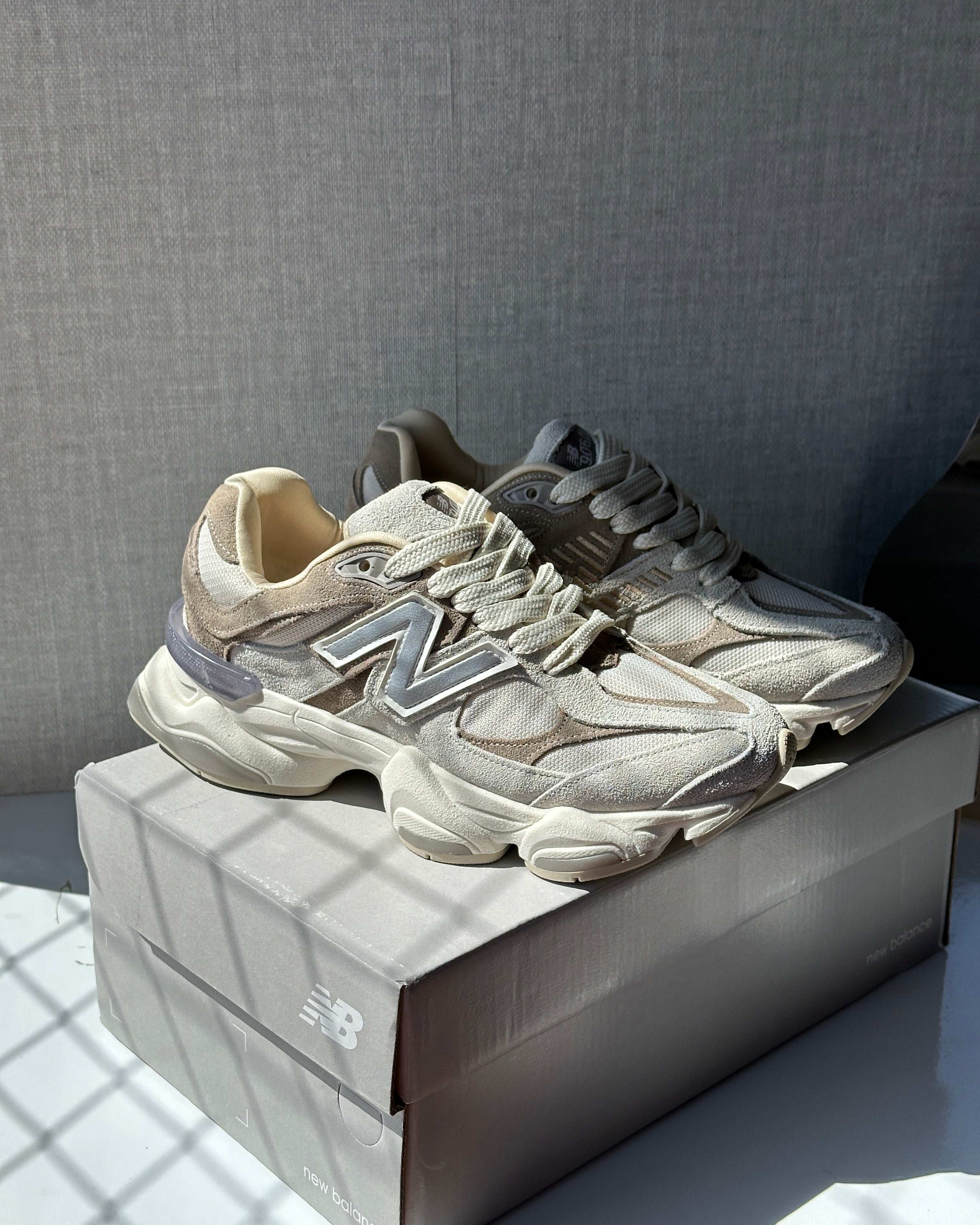 Tênis New Balance 9060 Nude Feminino em Camurça