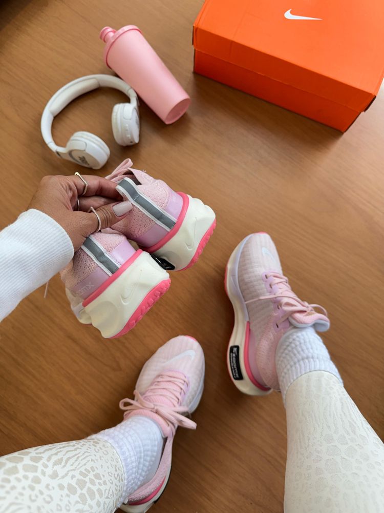 Tênis Feminino Nike ZoomX Invencible Run Premium