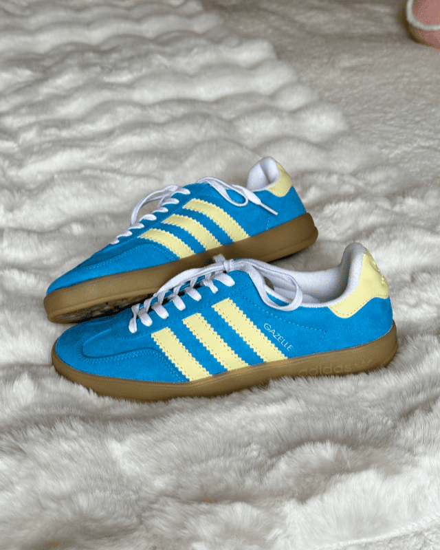 Tênis Adidas Gazelle Indoor Azul Manteiga Feminino em Camurça Atoalhada