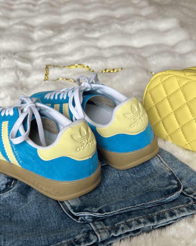 Tênis Adidas Gazelle Indoor Azul Manteiga Feminino em Camurça Atoalhada