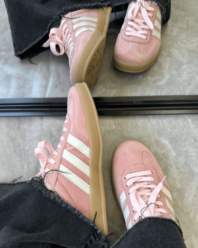 Tênis Adidas Gazelle Indoor Rosa Baby Feminino em Camurça Atoalhada