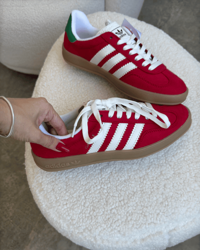 Tênis Adidas Gazelle Indoor Vermelho Feminino em Camurça Atoalhada
