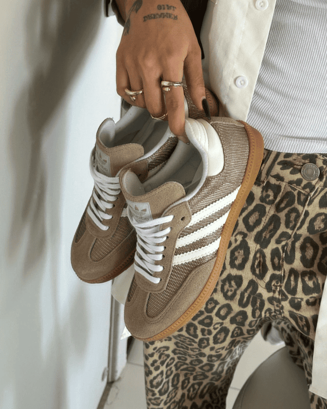 Tênis Adidas Samba Cardboard Nude Feminino em Couro Camurça e Knit