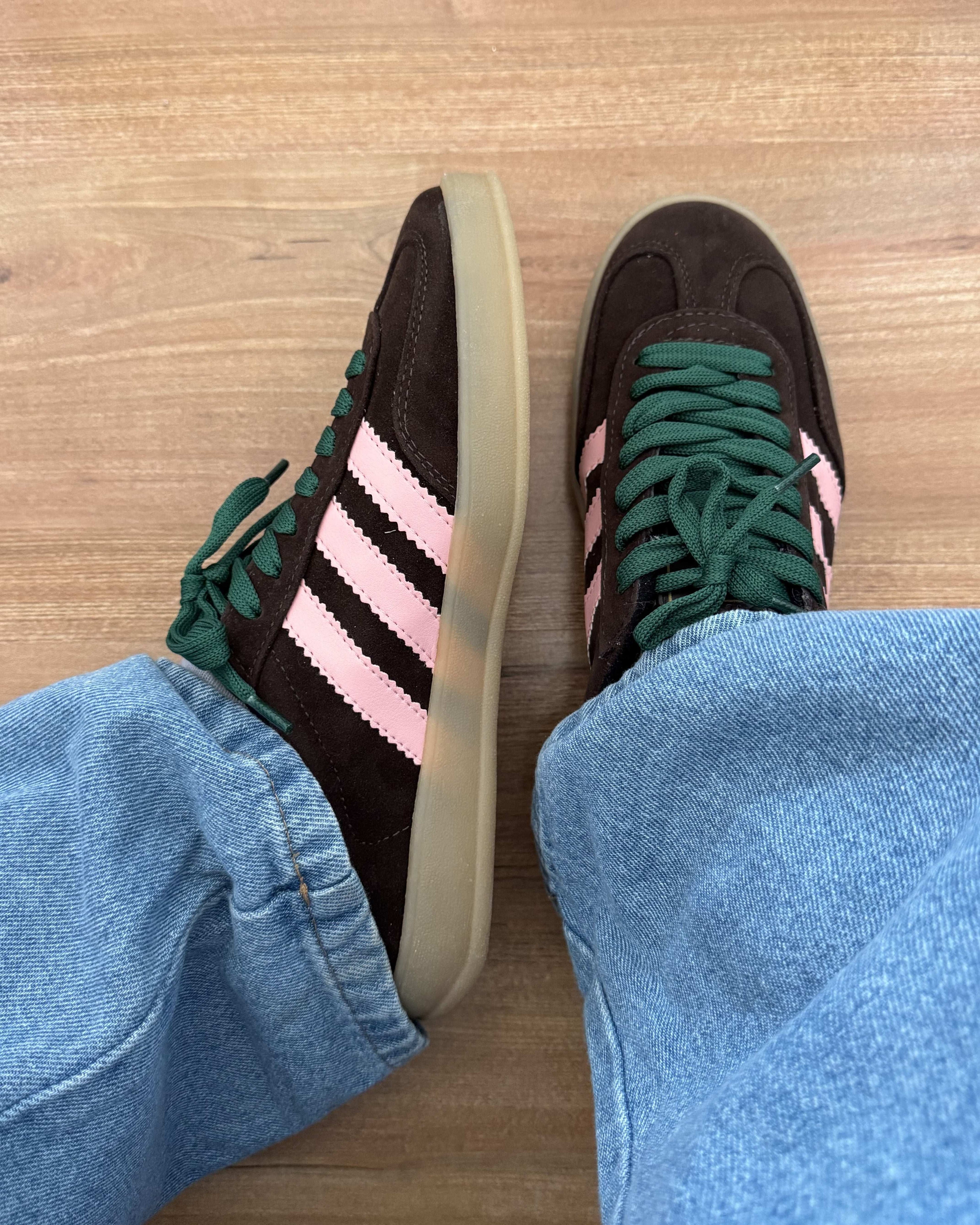Tênis Adidas Gazelle Marrom com Rosa Feminino Retrô