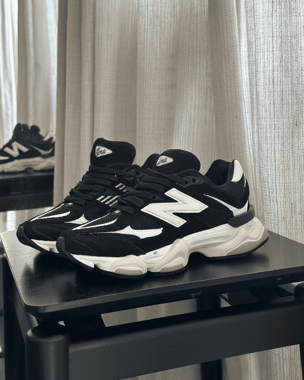 Tênis New Balance 9060 Black em Couro Legítimo e Camurça